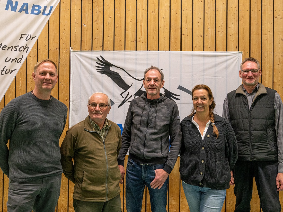 Der neu gewhlte Vorstand der NABU Hundsangen: (v.l.) Marcel Weidenfeller, Leander Hoffmann, Jochen Hannappel, Barbara Rausch und Martin Dietz. (Foto: Klaus Lamboy)