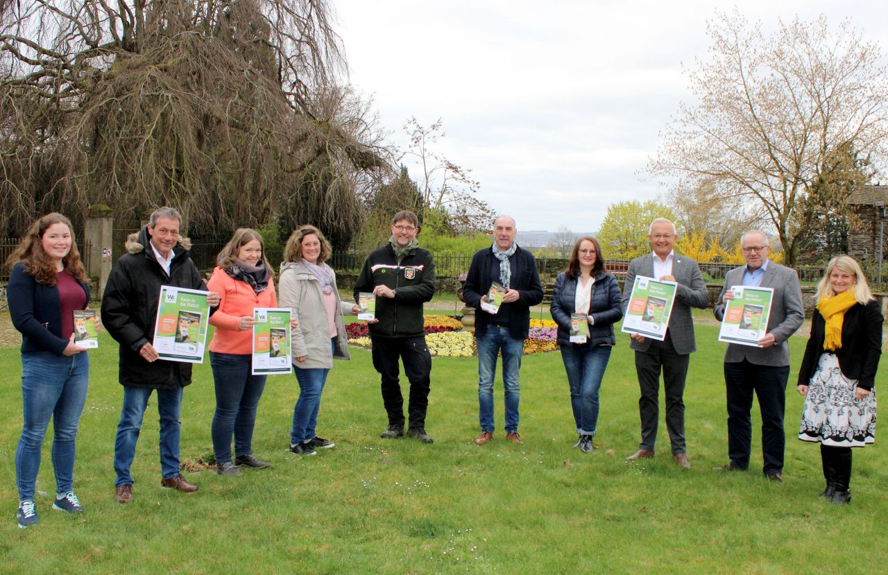 V.l.n.r.: Hilde Umlauf, Achim Schwickert, Elena Schfer, Gabi Schfer, Gerhard Willms, Ingo Schwenk, Barbara Hombach, Achim Hallerbach, Dr. Peter Enders, Sandra Kster. Foto: Wir Westerwlder