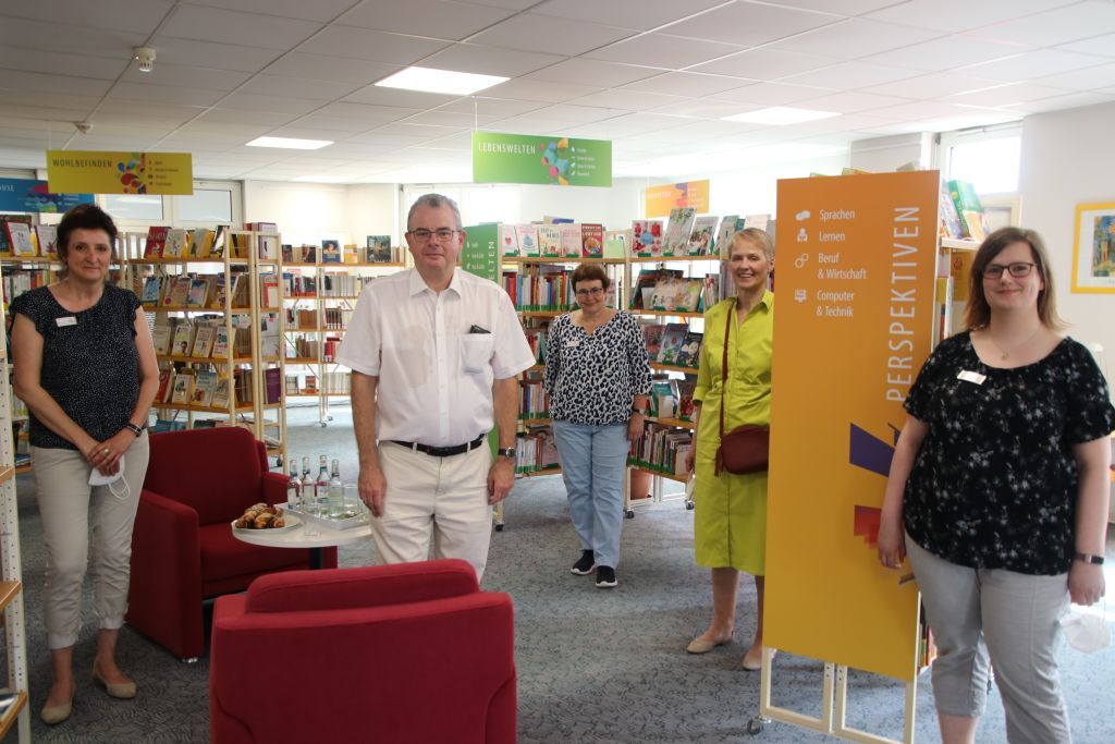 Bcher und Bohrmaschinen in der Bibliothek der Dinge"