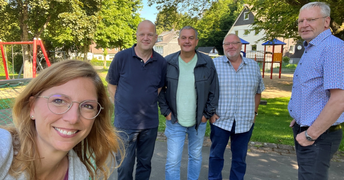 Sabine Btzing-Lichtenthler auf Drfertour in Niederdreisbach. (Foto: Sabine Btzing-Lichtenthler)