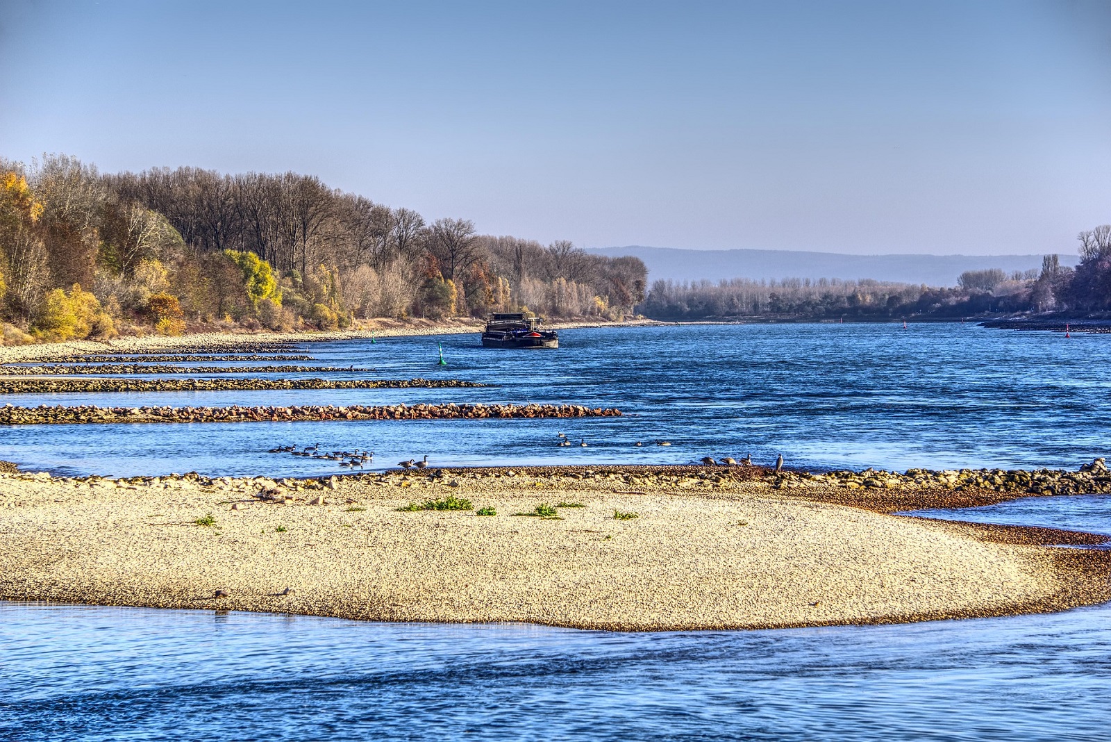 Das Niedrigwasser f�hrt zu �berraschenden Funden. (Quelle: Pixabay)