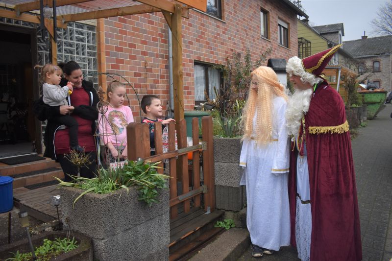 Der Nikolaus besuchte die Kinder in Selters