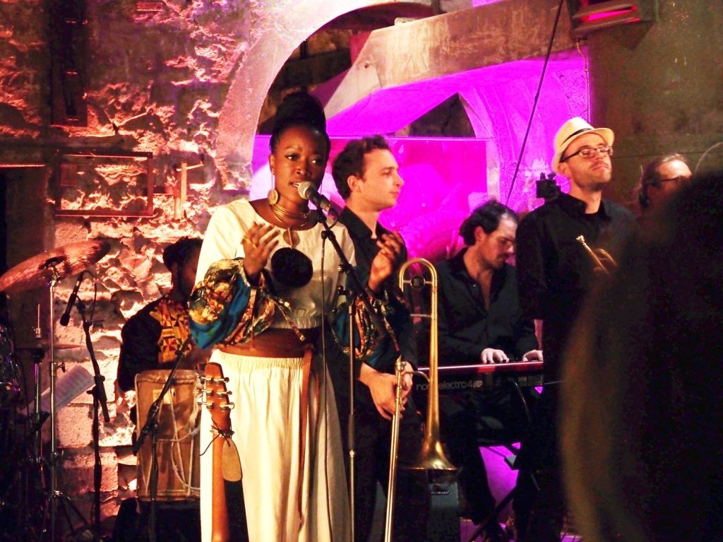 Aktualisiert: Nina Ogot & Band spielt Open Air im Stffel-Park