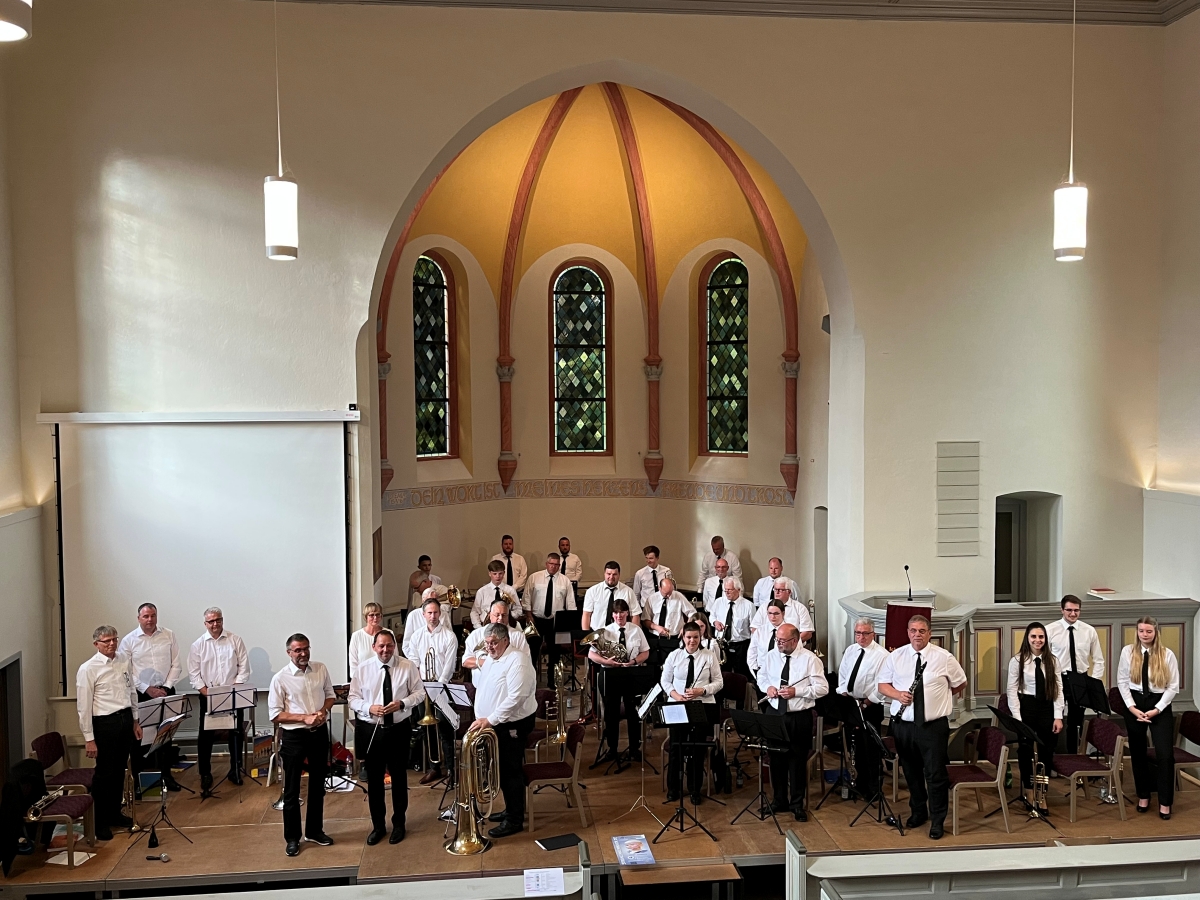 Der evangelische Bläserkreis Niederschelden und die Siegerländer Bergknappenkapelle musizierten erstmals gemeinsam in einem Konzert. (Foto: Veranstalter)