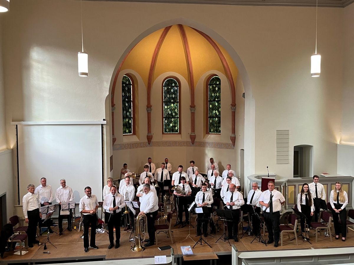 Der evangelische Blserkreis Niederschelden und die Siegerlnder Bergknappenkapelle musizierten erstmals gemeinsam in einem Konzert. (Foto: Veranstalter)