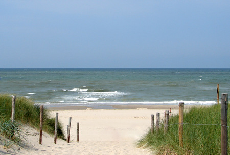 Ob beruflich oder zum Beispiel privat im Urlaub am Nordseestrand: Niederlndisch-Grundlagen machen es einfacher. (Foto: Archiv AK-Kurier)