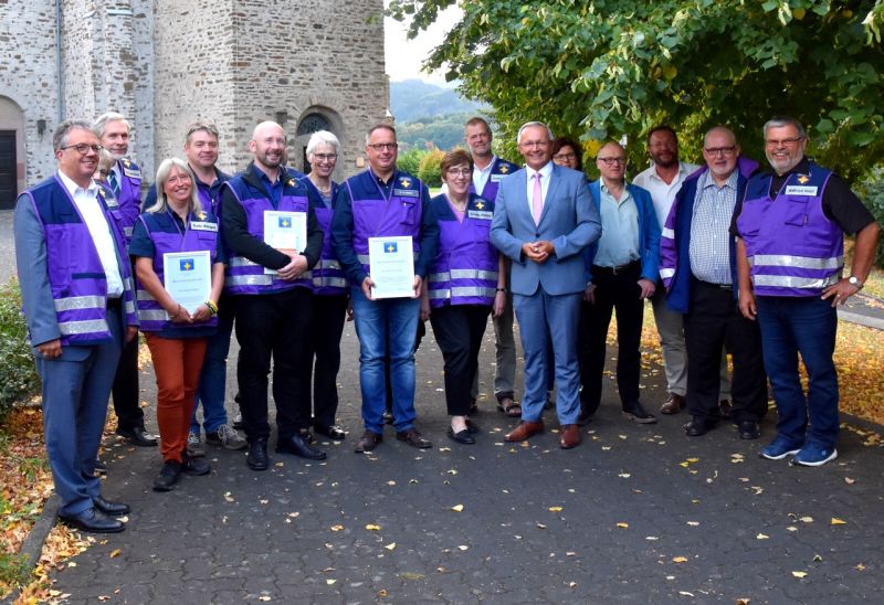 Im kumenischen Gottesdienst erhielten sechs ehrenamtliche Notfallseelsorger ihre Berufungsurkunde. Foto: Kreisverwaltung Neuwied