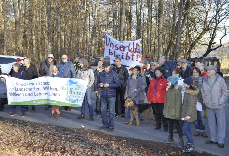 Mahnwache der Naturschutzinitiative bei Heiligenroth