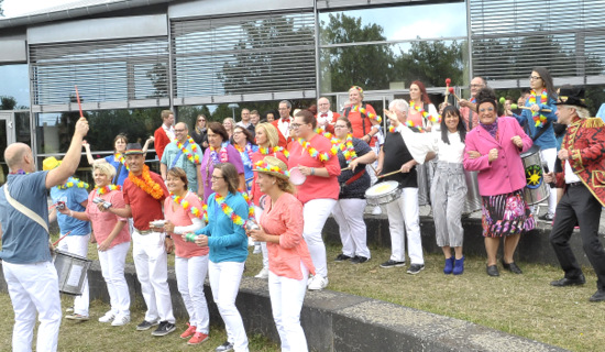 Die Westerburger Samba-Gruppe gehrten zu den Einheizern beim Jubilum zum 66-jhrigen Bestehen des Meudter Carnevalvereins. (Foto: kdh)