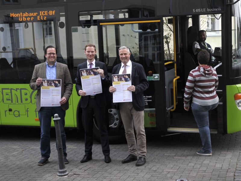 Sie arrangierten die Nachtbusfahrten fr die VG Wallmerod. Foto: Klaus-Dieter Hring