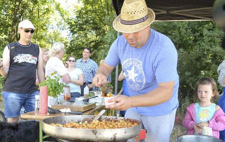 Westerwlder Lmmel im Brtchen: Kulinarische Wanderung in Irmtraut