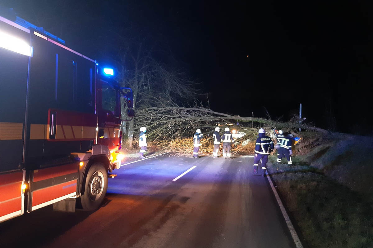 Sturmtief Ylenia sorgt fr umfangreiche Einstze der Feuerwehren