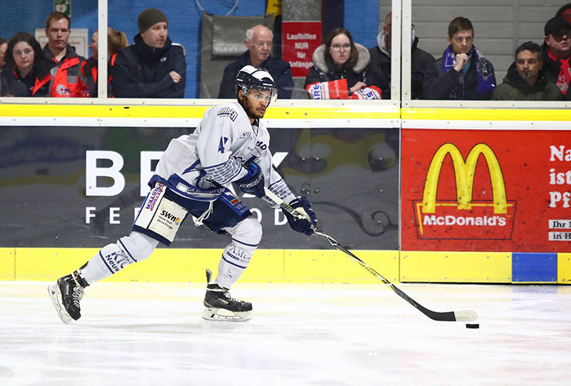 Im fnften Halbfinale der Saison 2018/19 absolvierte Deion Mller in Herford seinen bislang letzten Einsatz fr die Bren. Ab Freitag kommen weitere dazu. Foto: Verein