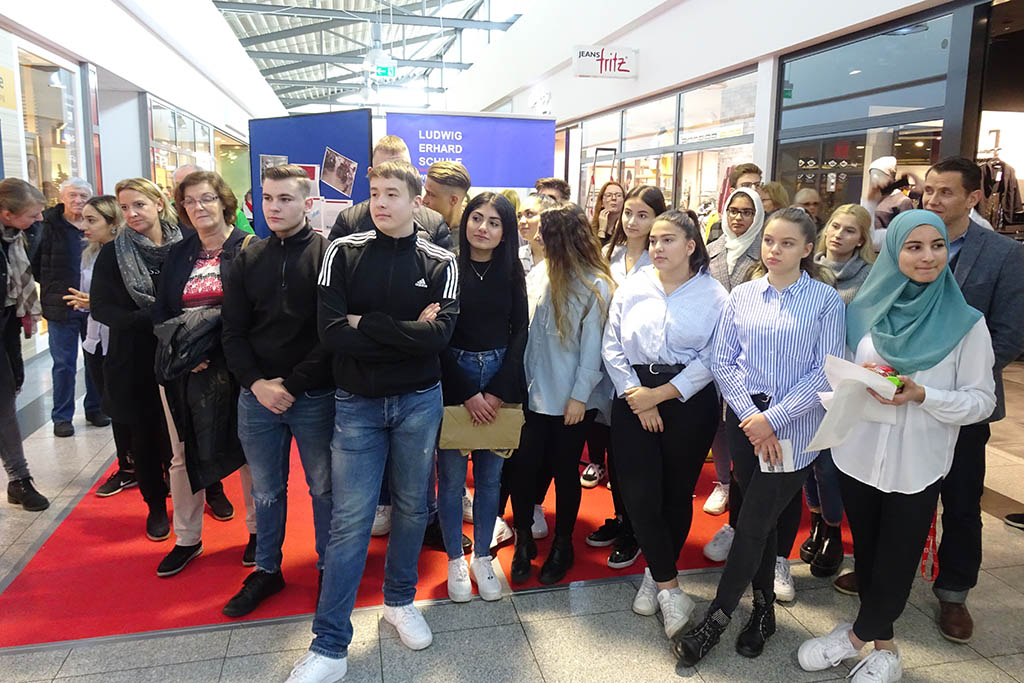 Die Schler der Ludwig-Erhard-Schule haben sich ber Mikroplastik ausfhrlich informiert und recherchiert. Fotos: wear