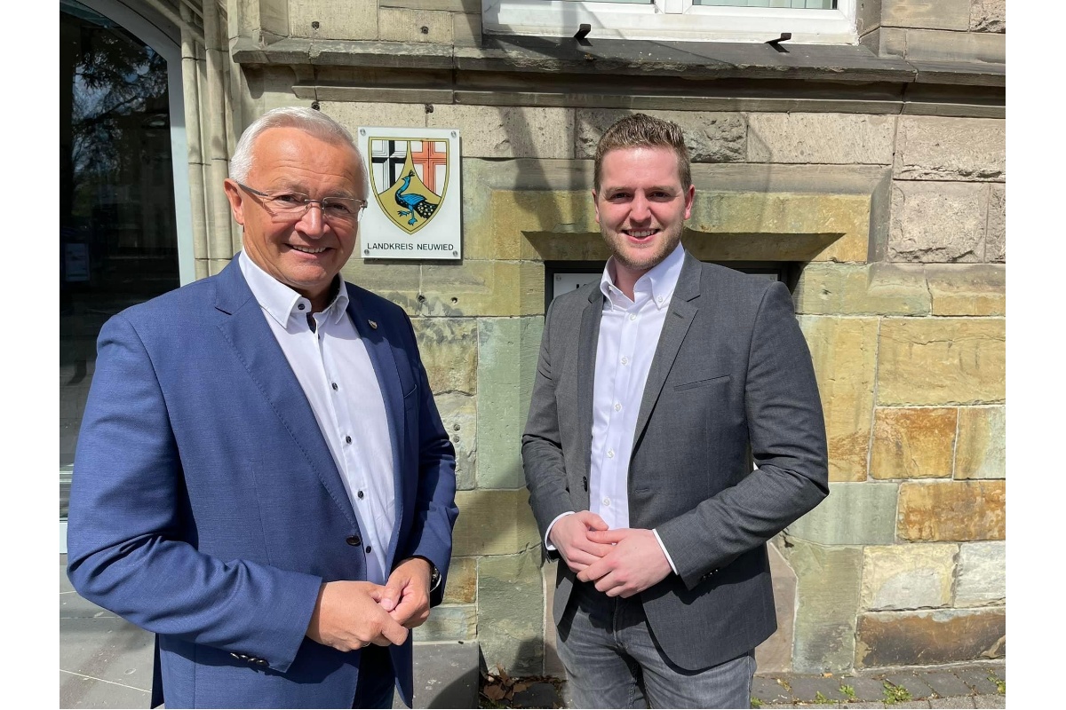 Von links: Landrat Achim Hallerbach und Bundestagsabgeordneter Martin Diedenhofen tauschten sich rege zur aktuellen Situation im Landkreis Neuwied aus. (Foto: privat)