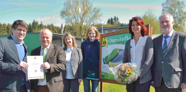 Umweltschule Nauroth als LernOrt Nachhaltigkeit zertifiziert