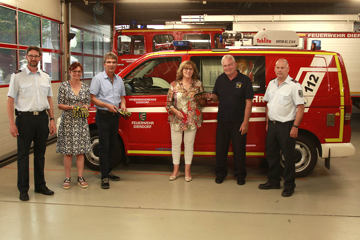 Spenden ermöglichen Erwerb spezieller Einsatzhandschuhe für Feuerwehr Dierdorf 