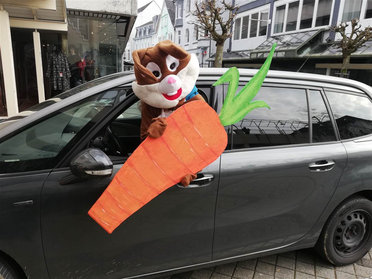 Wer beim Ei-Catcher mitmachen mchte und das Osterhasen-Ei fr seinen Aktions-Eierkarton bentigt, der kann sich bei der Osterhasenzentrale anmelden und Herrn Mmmelmann nach Hause bestellen. (Foto: Jugendpflege)