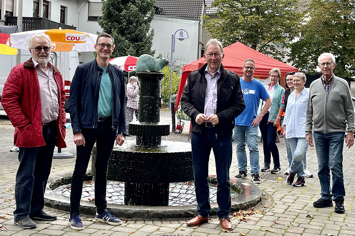 Von links: Lothar He, Jrg Rder, Erwin Rddel (MdB), Hans-Jrgen Klein, Michael Klein, Ortrdud Klein, Andrea Stbbauer, Annelore Rder. Foto: CDU