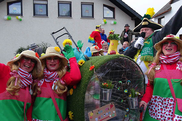 Umzug in Oberhonnefeld  Groes Finale 