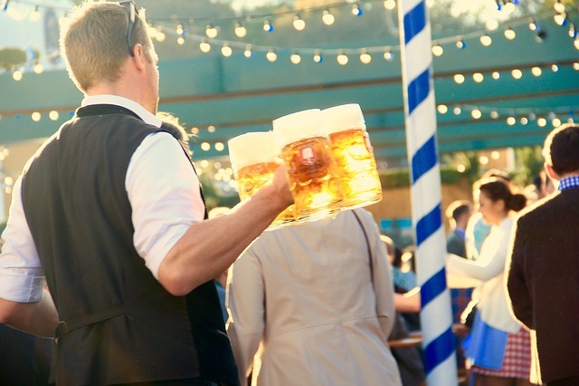 Die Bergkapelle ldt zum Oktoberfest in Birken-Honigsessen 