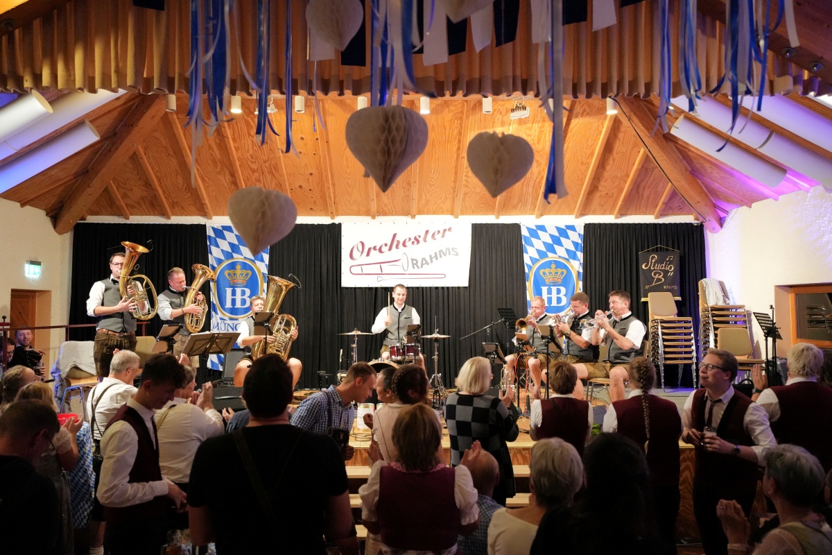Kleines Dorf ganz gro: Rahms feierte znftiges Oktoberfest