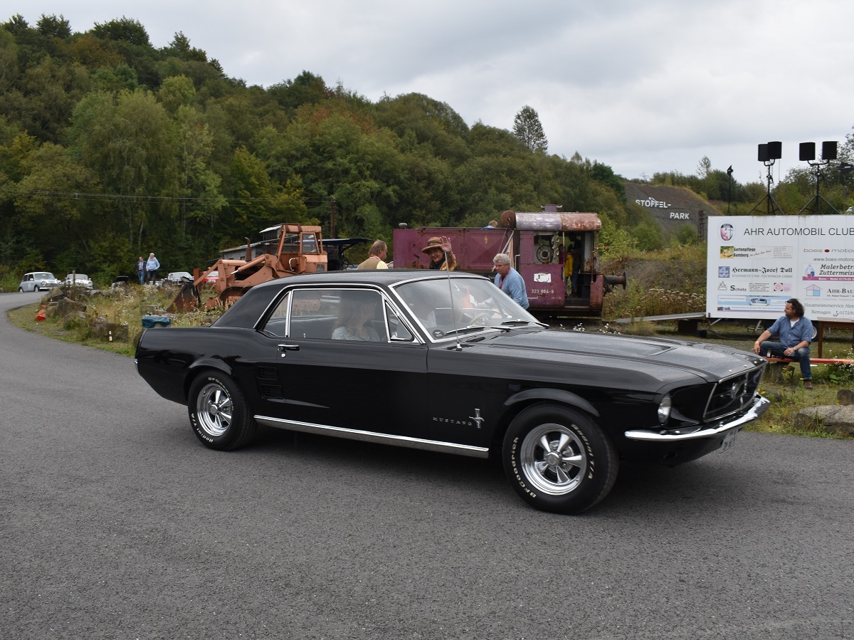 Groes Spenden-Oldtimer-Treffen im Stffelpark in Enspel