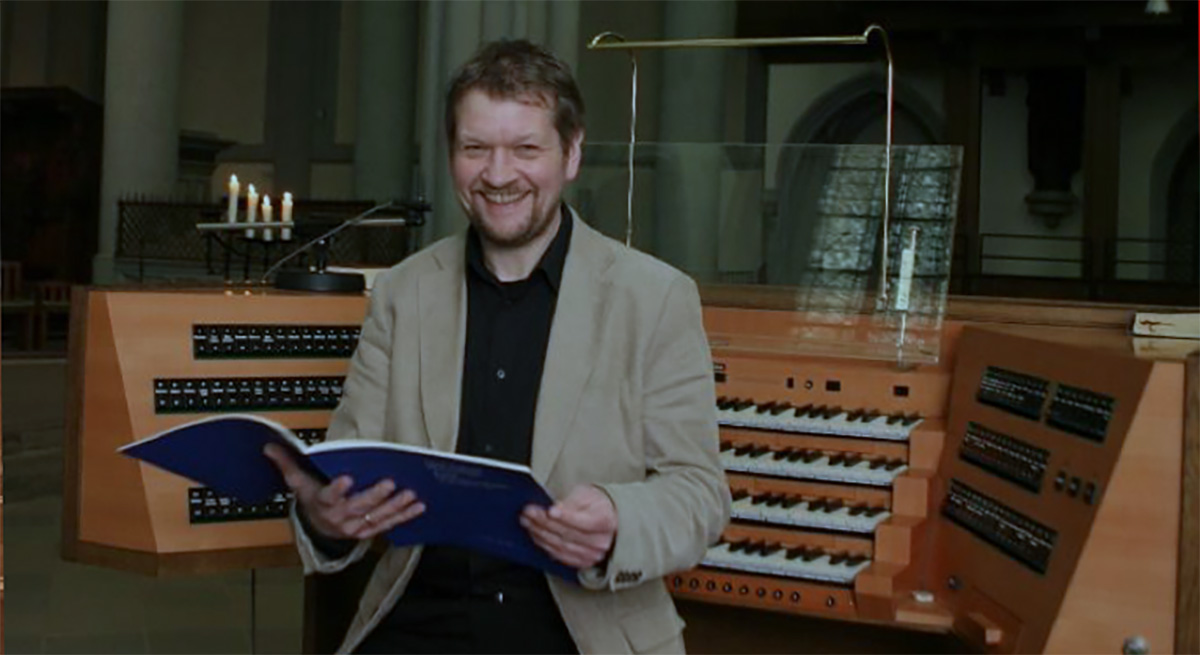 Andreas Meisner lsst Seifertorgel in Friesenhagener Barockkirche erklingen