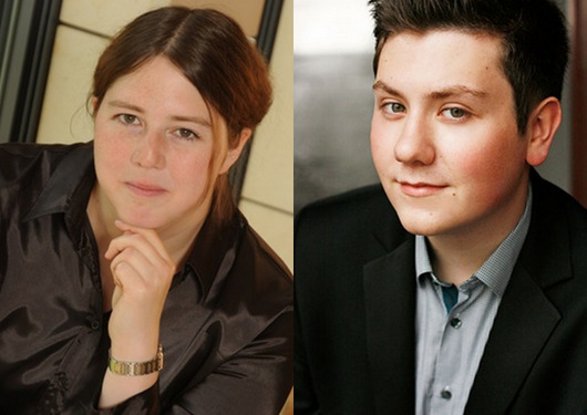 Kantorin Lea Marie Lenart und der junge Tenor Kieran Carrel musizieren in der Pfarrkirche St. Sebastianus in Friesenhagen. (Foto: Veranstalter) 