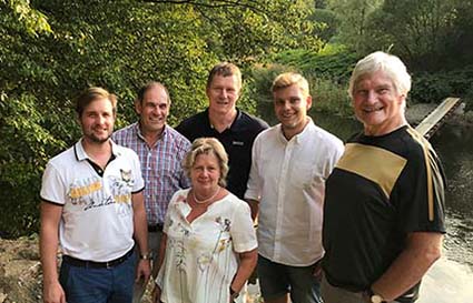 Sebastian Schfer, Bernhard Raab, Susanne Saftig, Matthias Schmidt, Justus Brhl, Eberhard von Weschpfennig an der Baustelle der Muhlaubrcke (von links). Foto: CDU