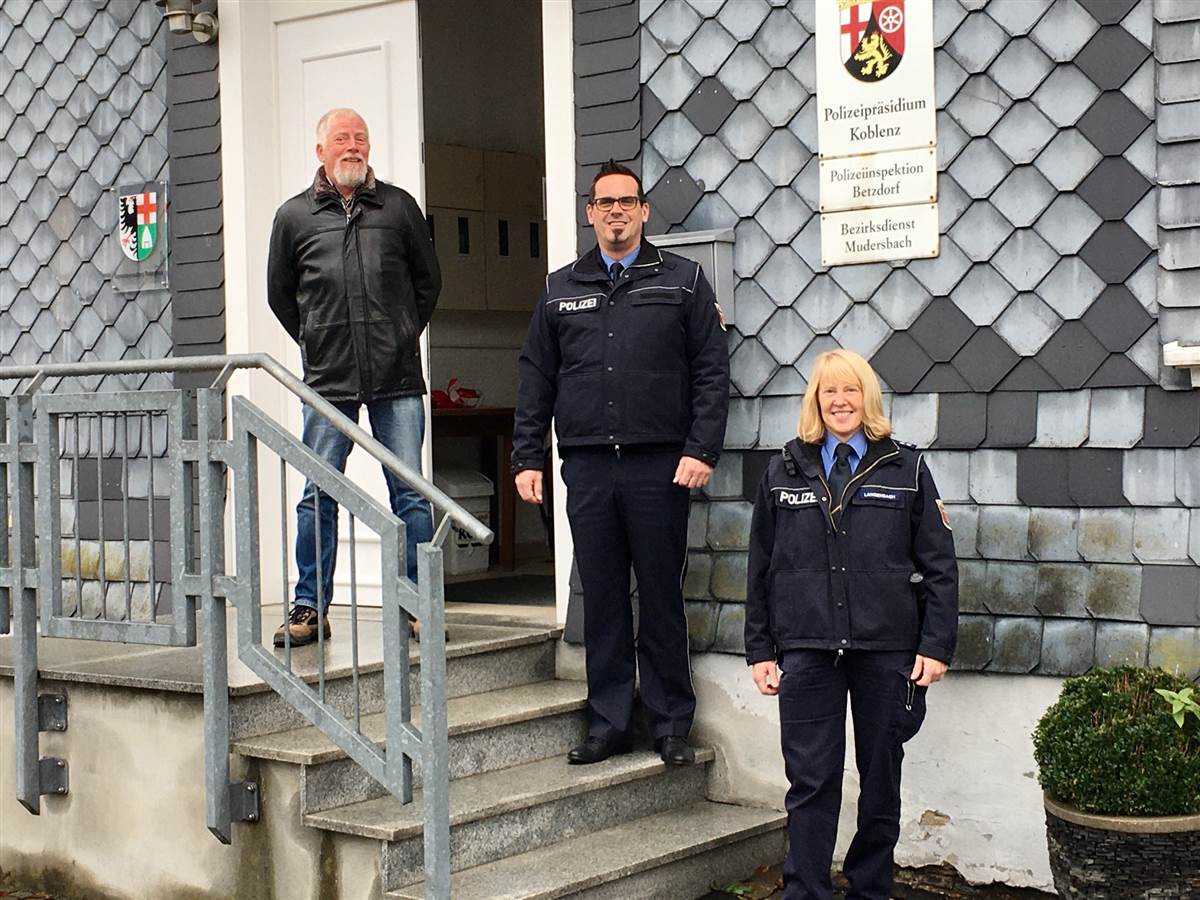 Von links: Andreas Hempe, Marcus Franke, Sandra Langenbach (Foto: Polizei) 