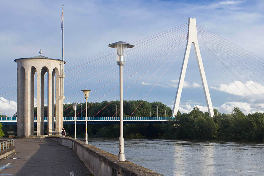 Die Raiffeisenbrcke wird eine Stunde lang dunkel bleiben. Foto: Wolfgang Tischler