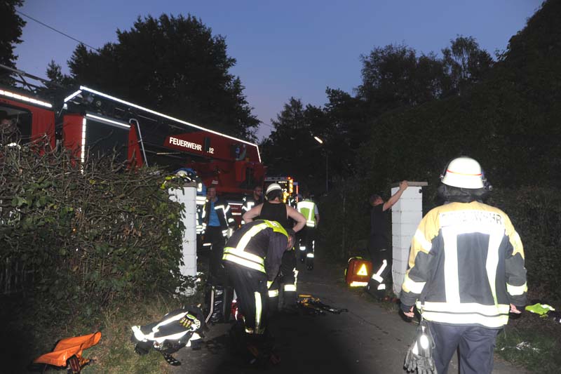 In Weyerbusch ist ein Mann in einen Brunnen gestrzt. (Fotos: kk)