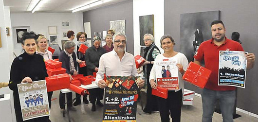 Sin gut gerstet fr den Weihnachtsmarkt in der Kreistandt: Die Aktionskreis-Vorstnde Cordia Heck, Salvatore Oliverio, Katja Lang und Majed Mostafa. (Foto: kk) 