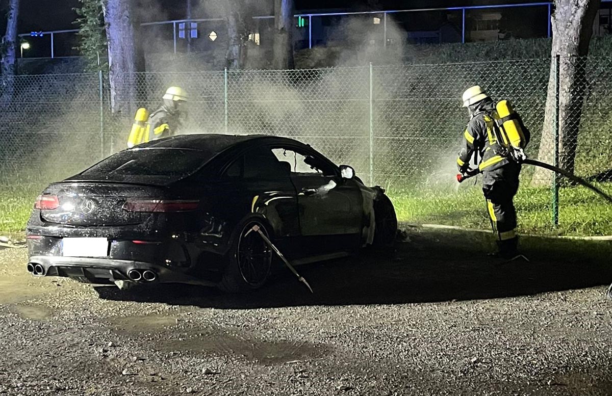 Mercedes AMG brannte am Schützenhaus Wissen
