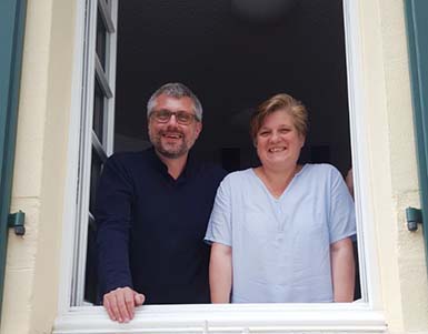 Thomas Taxacher (links) und Daniela Ossowski bieten am 13. Mrz den Workshop Grenzerfahrung und Scheitern bei Jugendlichen fr in der Jugendarbeit Ttige in Altenkirchen an. Foto:  Veranstalter