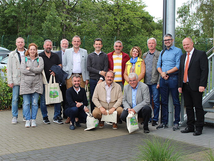 Der Abfallwirtschaftsbetrieb Landkreis Altenkirchen in Nauroth hatte eine Fachdelegation aus Rumnien zu Besuch. Foto: Privat