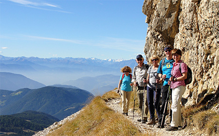 Unbeschreibliche Eindrcke hinterlie die Wanderung ber den Hirzelweg am Fue des Rosengartens. Fotos: DJK Betzdorf e.V.