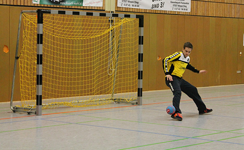 Eine Zeit lang hielt der berragend aufgelegte Daniel Reifenrath  der unter anderem gleich vier Siebenmeter vereitelte  seine Mannschaft gegen den Tabellenfhrer aus Untermosel im Spiel. Foto: SSV95 Wissen