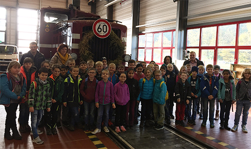 Grundschule Wissen zu Besuch bei der Westerwaldbahn