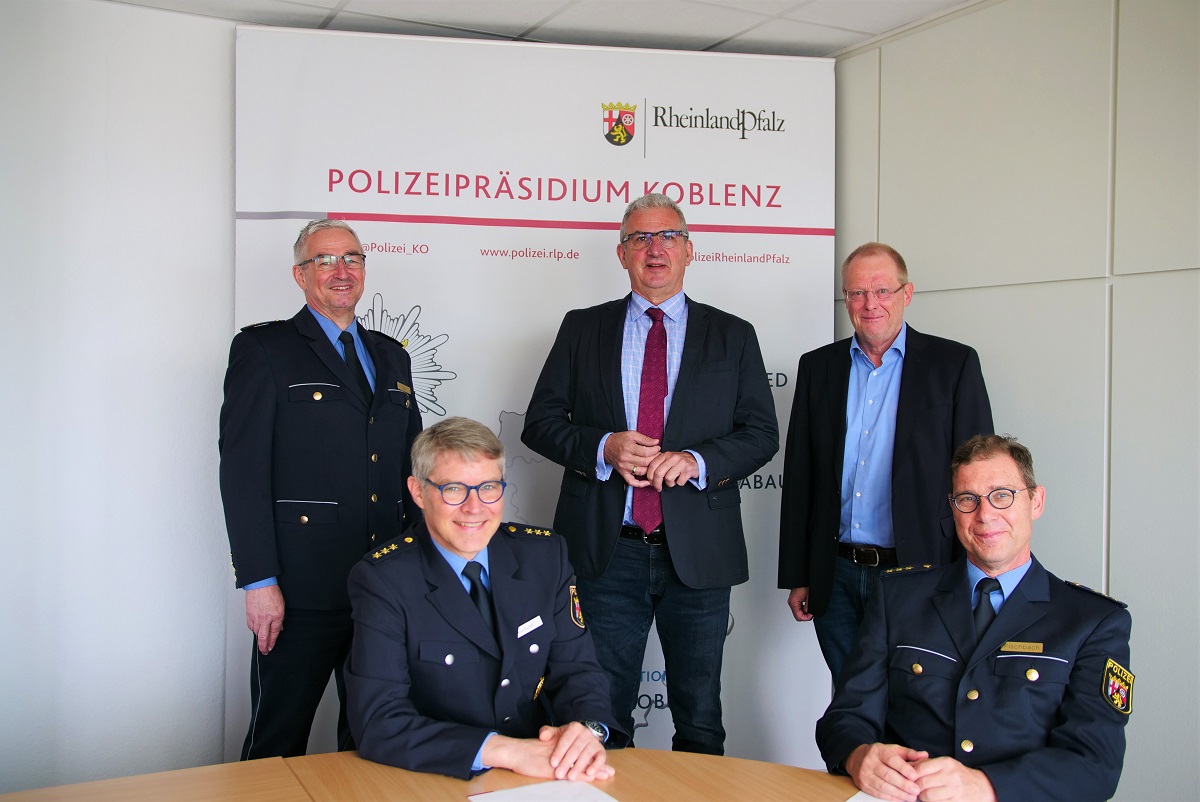 V.l.: PVP Jrgen Ss, PD Bjrn Neureuter, PP Karlheinz Maron, PV-Leiter Peter Wilkesmann, PD Thomas Fischbach. (Foto: Polizeiprsidium Koblenz)