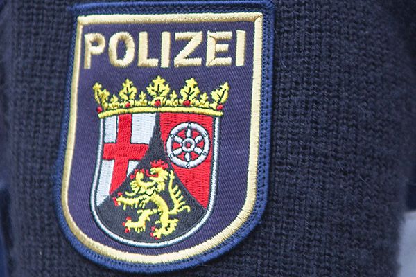 Randalierende Jugendliche festgehalten