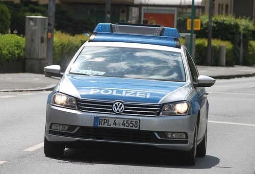 Die Betzdorfer Polizei musste etliche Male zu Schlgereien ausrcken. (Symbolfoto: Sascha Guntermann auf Pixabay)