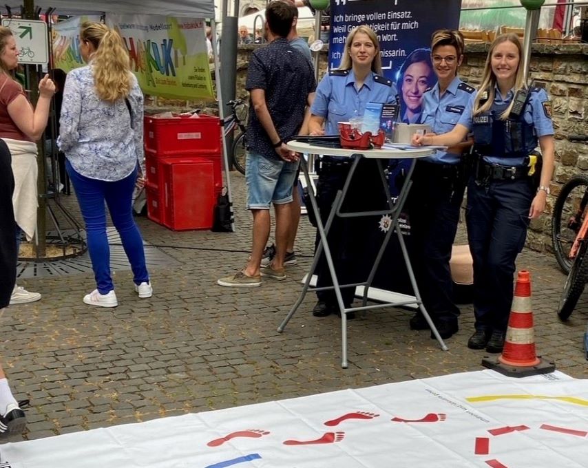 Polizeistand am Hachenburger Sommerfest (Fotoquelle: Pressestelle der Polizei Rheinland-Pfalz)