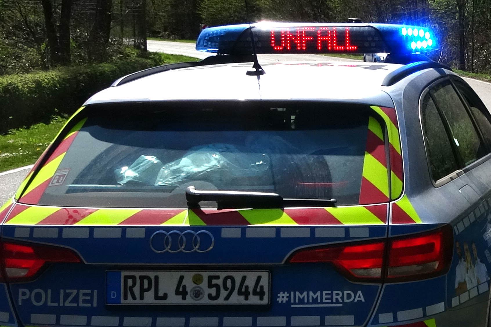 Unnau: 19-Jhrige nach Alleinunfall auf L 281 schwer verletzt