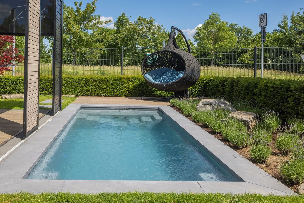 Wer seinen Pool mit Trinkwasser befllen mchte, wird gebeten, dies vorher bei den Verbandsgemeindewerken Montabaur anzumelden. (Foto: Schmitt Pool & Gartendesign/Kim Schmitt)