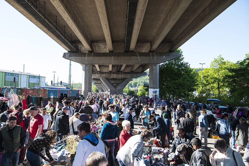 Geisweider Flohmarkt am 2. September - Frhes Stbern und Schnppchenjagd unter Stirnlampen