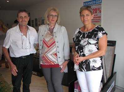 Der Firmeninhaber Ingo Krmer mit seiner Frau Susanne und der Beigeordneten Katja Vogel (von links). Foto: Ortsgemeinde