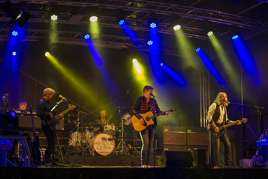 "We rock queen" im Freiluft-Konzert in Ransbach-Baumbach. Fotos: Helmi Tischler-Venter