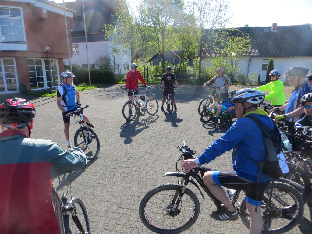 Macht auch mit Abstand Spa: Radwandern rund um das Wanderdorf Limbach. Foto: Verein